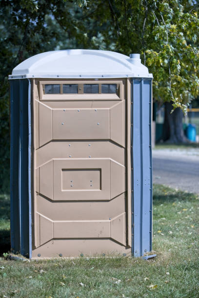 Portable Toilet Options We Offer in Dadeville, AL